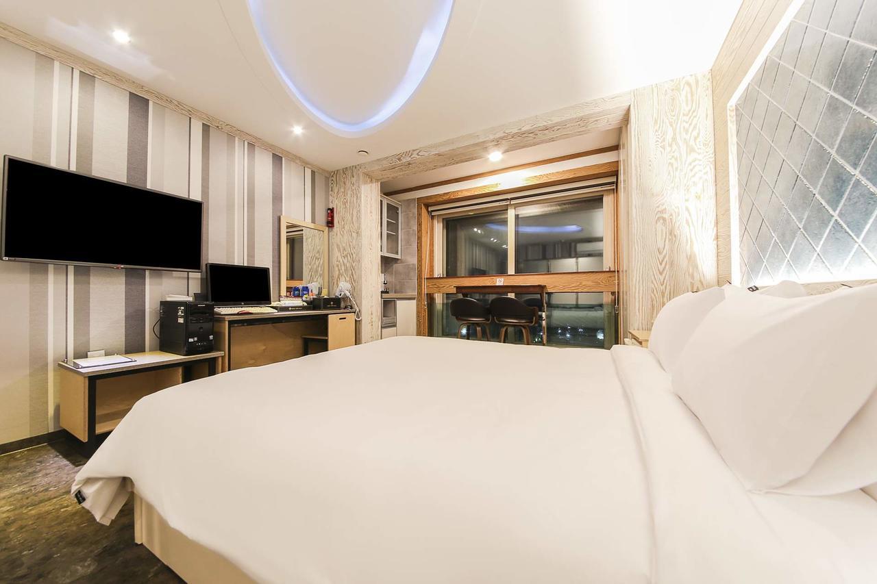 Hotel Topsville Gangneung Exterior photo